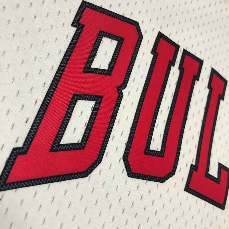Camiseta Scottie Pippen Bulls Mitchell & Ness Blanca #33 Retro - Imagen 6