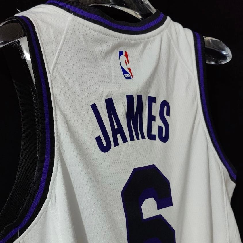Camiseta Lakers City Edition 22/23 - Los Angeles Lakers NBA - Imagen 4