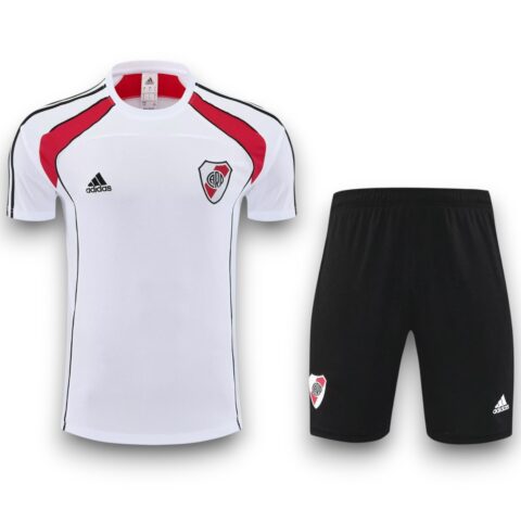 Conjunto River Plate Visitante 2025-2026 - Entrenamiento